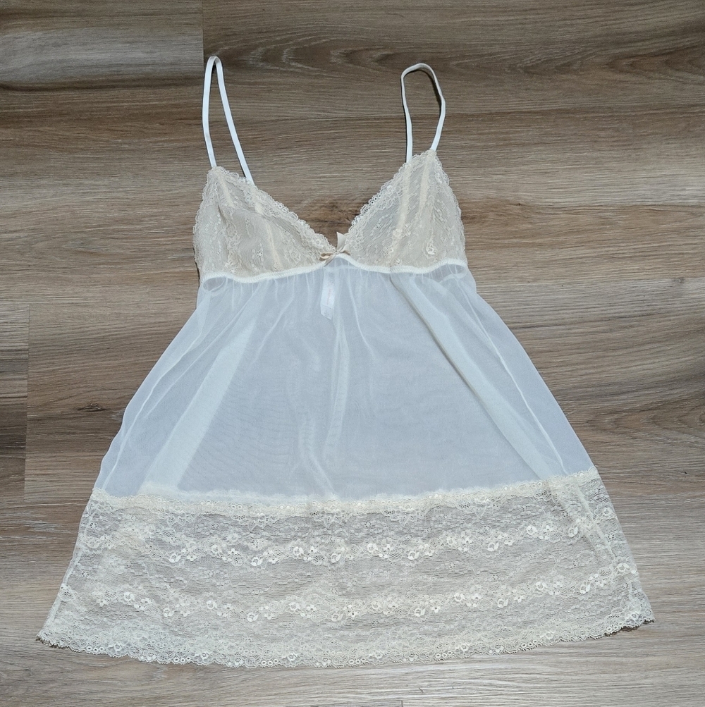 Gilligan & O'Malley Sleepwear Elegant Cream Lace Chemise Size L
